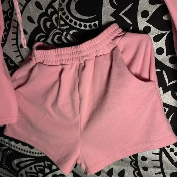 Set - Picture 2 of 4